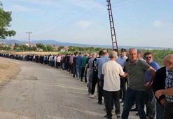 90 yıldır devam eden gelenek! 10 bin kişi aynı anda bayramlaştı