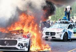 Los Angeles olayları! ‘Ulusal Muhafız’ gerginliği artırdı