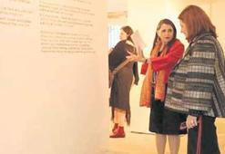 Bienaldeki kitap Rumları kızdırdı