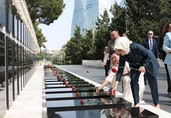 Bakan Göktaş’tan Bakü'de şehitlik ziyareti