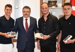 Trabzonspor U19 Takımı, Ahmet Metin Genç'i ziyaret etti!