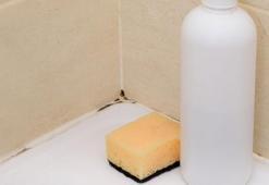 Kararan silikonlar yeni çekilmiş gibi olacak! Pamuğa döküp 3-4 saat bekletin