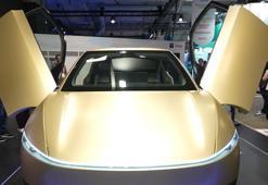 Tesla'nın sürücüsüz Cybercab aracı görücüye çıktı