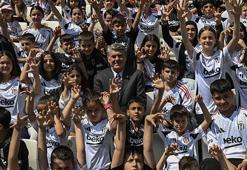 Beşiktaş Başkanı Serdal Adalı çocuklarla buluştu!