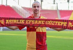 Arda Okan Kurtulan'ın imza töreninden kareler