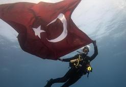 Jandarma'nın 186. yılı su altında pankartla kutlandı! Bakan Yerlikaya'dan 'Teşekkür' mesajı