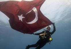 Jandarma'nın 186. yılı su altında pankartla kutlandı! Bakan Yerlikaya'dan 'Teşekkür' mesajı