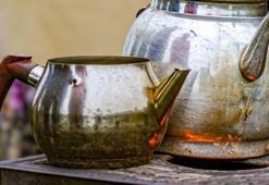 Kararan çaydanlıkta tek bir leke dahi bırakmıyor! Ne sirke ne de karbonat...