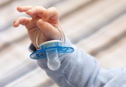 Tek yöntemle çözülmüyor: Çocuklarda emzik nasıl bıraktırılır?