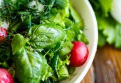 Salatayı tarladan toplamış gibi tazecik yapıyor! Bastırıp 5 dakika bekletin, tadı leziz