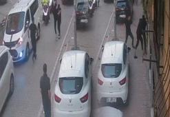 Yol verme tartışması kanlı bitti! Kavgayı ayırmak istedi göğsünden bıçaklandı