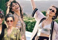 Dostlar tatilde! Berrak Tüzünataç ve Özge Özpirinçci'den deniz pozu