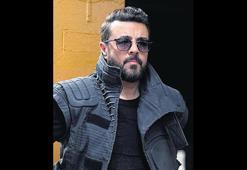 ‘Sahte yüzlerin şarkısı’