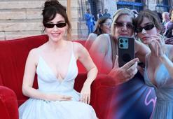 Özge Gürel İtalya'da yıldız oldu!