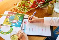 Genç kalmak isteyen yapsın! Kraliyet beslenme tüyoları: 'Ağızlarına sürmüyorlar'