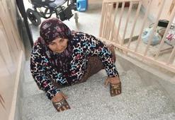 63 yıldır emekleyerek yaşıyor! Hatice teyze asansör bekliyor: 2'inci kata 15-20 dakikada anca çıkıyorum