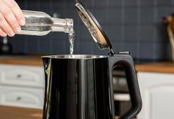 Isıtıcıdaki suyu birden fazla kez kaynatmayın! İçmek yerine ütü yapın