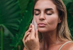 Fondötene elveda! Makyajsız parlamak için 1 buz küpü yeter, bebek gibi olacak