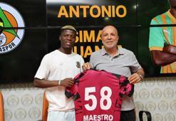 Maestro resmen Alanyaspor'da! 4 yıllık imza