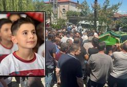 Hafriyat kamyonunun çarptığı otomobilden fırlayan Enes öldü