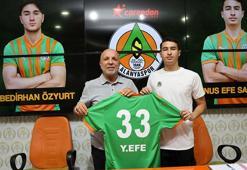 Yusuf Efe Sarıkaya'nın imza töreninden kareler