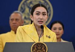 Görevden alınan başbakan şimdi de kültür bakanı oldu!