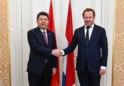 Adalet Bakanı Tunç Hollanda'da mevkidaşıyla görüştü