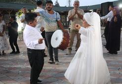 Akondroplazili çift 21 yıl sonra evlilik hayallerini gerçekleştirdi