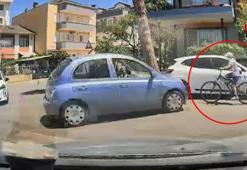 Savrulan otomobil bisikletli çocuğa çarptı! Kaza anı kamerada