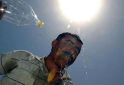 Uzmanlar uyardı! Kavurucu sıcaklarda buzla serinleyenler dikkat