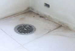 Tıkalı balkon gideri nasıl açılır? Tesisatçılar sırrını verdi