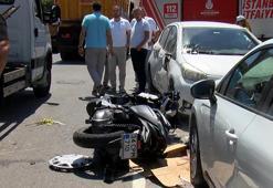 Üsküdar’da 3 araç birbirine girdi: Motosiklet sürücüsünün ayağı koptu