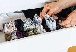 Saniyeler içinde kıyafetler ip gibi olacak! Mağaza raflarına taş çıkartan taktik