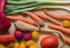 Sebzelerin içi hemen geçiyorsa çözümü basit! Sebzeliğe bir parça koymak yetiyor