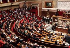 Fransa'da usulsüzlük krizi: 3 vekil siyasetten men edildi!