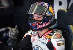 Toprak Razgatlıoğlu, İngiltere'de ilk yarışı kazandı!