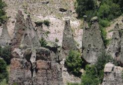 Burası Nevşehir değil! Kayaların hikayesi tüyler ürpertti: 'Kapadokya'nın devamı'