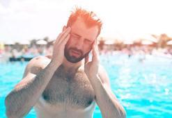 Soğuk suya aniden girmeyin! Kulakta ağrı, kaşıntı, akıntı, tıkanıklığa neden oluyor