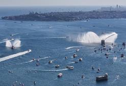 15 Temmuz Demokrasi ve Milli Birlik Günü! İstanbul Boğazı'nda böyle gösteri düzenlendi