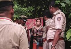 Dünya bu olayı konuşuyor: Rus kadın Hindistan'daki mağarada 8 yıl yaşadı!