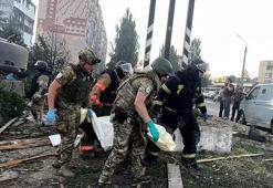 Rusya, 500 kilogramlık bombayla Ukrayna'yı vurdu! Alışveriş merkezinde can pazarı