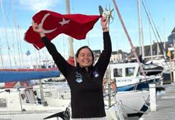 Milli yüzücü Bengisu Avcı, Kuzey Kanalı'nı geçti!
