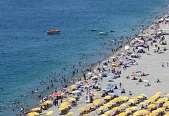 Antalya'da 102 binden fazla yabancı ziyaretçi girişiyle temmuz ayı rekoru kırıldı
