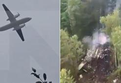 49 kişiyi taşıyan Rus yolcu uçağının enkazı alevler içinde bulundu