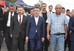 Bakan Yumaklı'dan orman yangını şehitlerinden Kocaman'ın ailesine taziye ziyareti