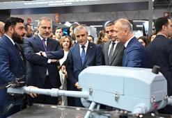 Dışişleri Bakanı Hakan Fidan, 17'nci Uluslararası Savunma Sanayii Fuarı'nda stantları gezdi
