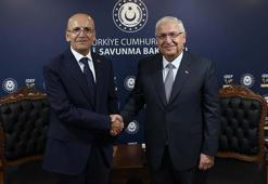 Bakan Güler ve Bakan Şimşek İDEF'tev bir araya geldi