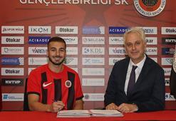 Oğulcan Ülgün'ün imza töreninden kareler