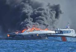 Erdek'te lüks yat alev alev yandı