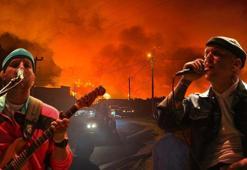 Bursa'daki Athena konseri yangın sebebiyle yarıda kaldı! 'Sakin bir şekilde alanı boşaltın'